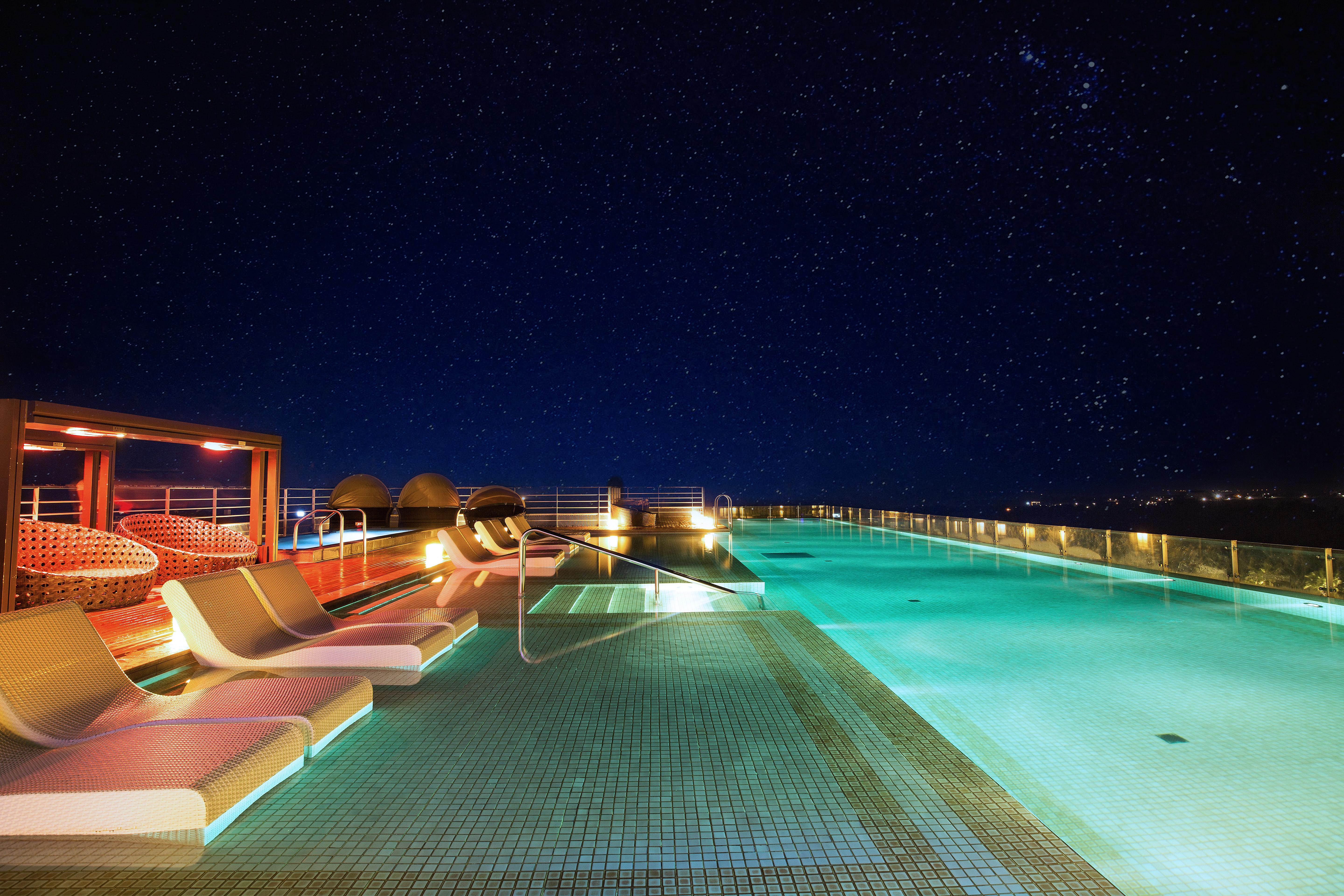 Kensington Jeju Hotel Екстер'єр фото Rooftop pool at the hotel
