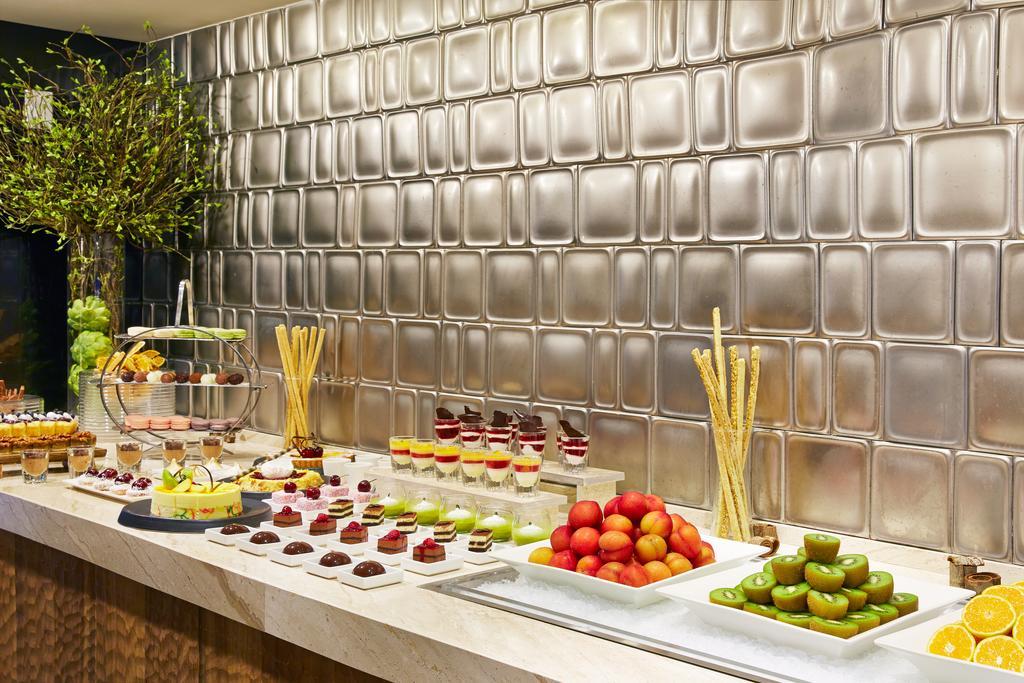 Kensington Jeju Hotel Екстер'єр фото A dessert buffet