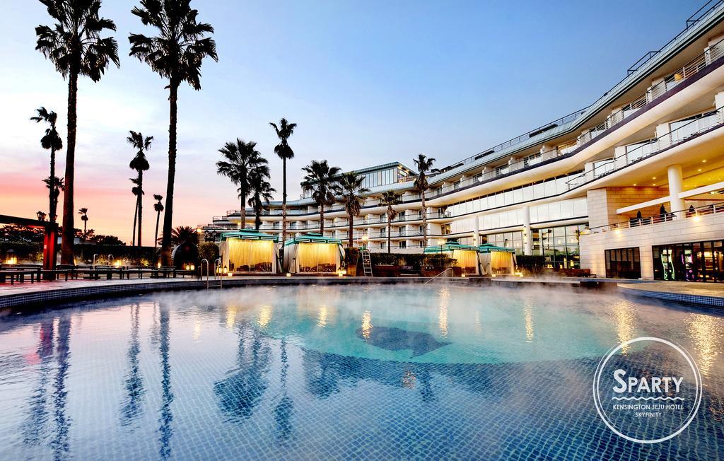 Kensington Jeju Hotel Екстер'єр фото The pool at the Sheraton Nha Trang Hotel & Spa Resort