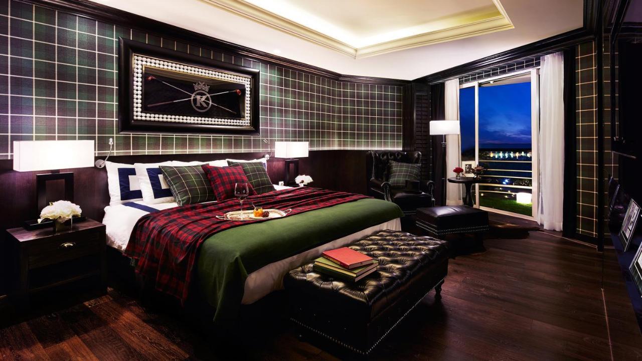 Kensington Jeju Hotel Екстер'єр фото A bedroom at The Ivy Hotel