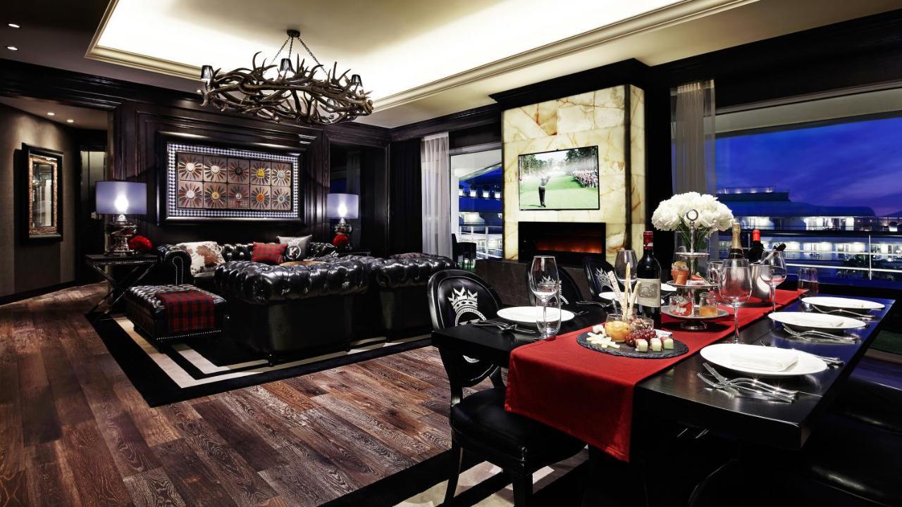 Kensington Jeju Hotel Екстер'єр фото The interior of the 1000-square-metre (1,100-sq yd) penthouse